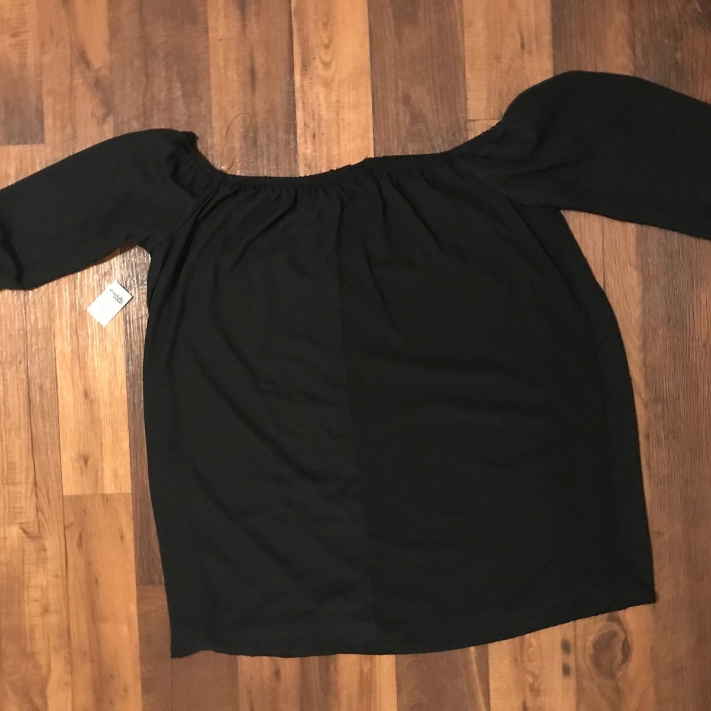 Black Off-the-Shoulder Mesh Overlay Dress - Picture 4 of 5